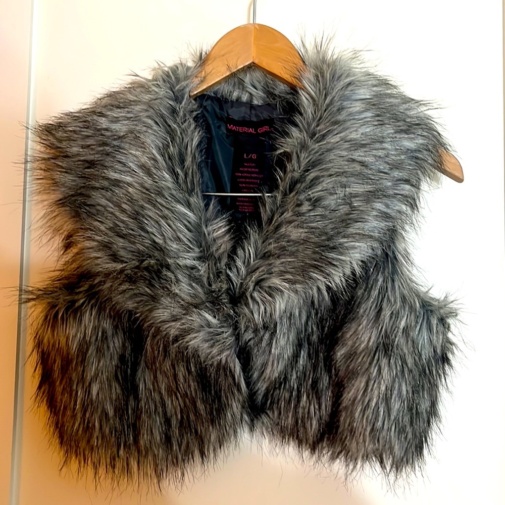 MATERIAL GIRL faux fur cropped vest